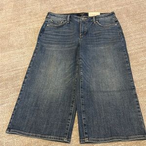 NWT- NYDJ size 8 wide leg crop pedal jeans
